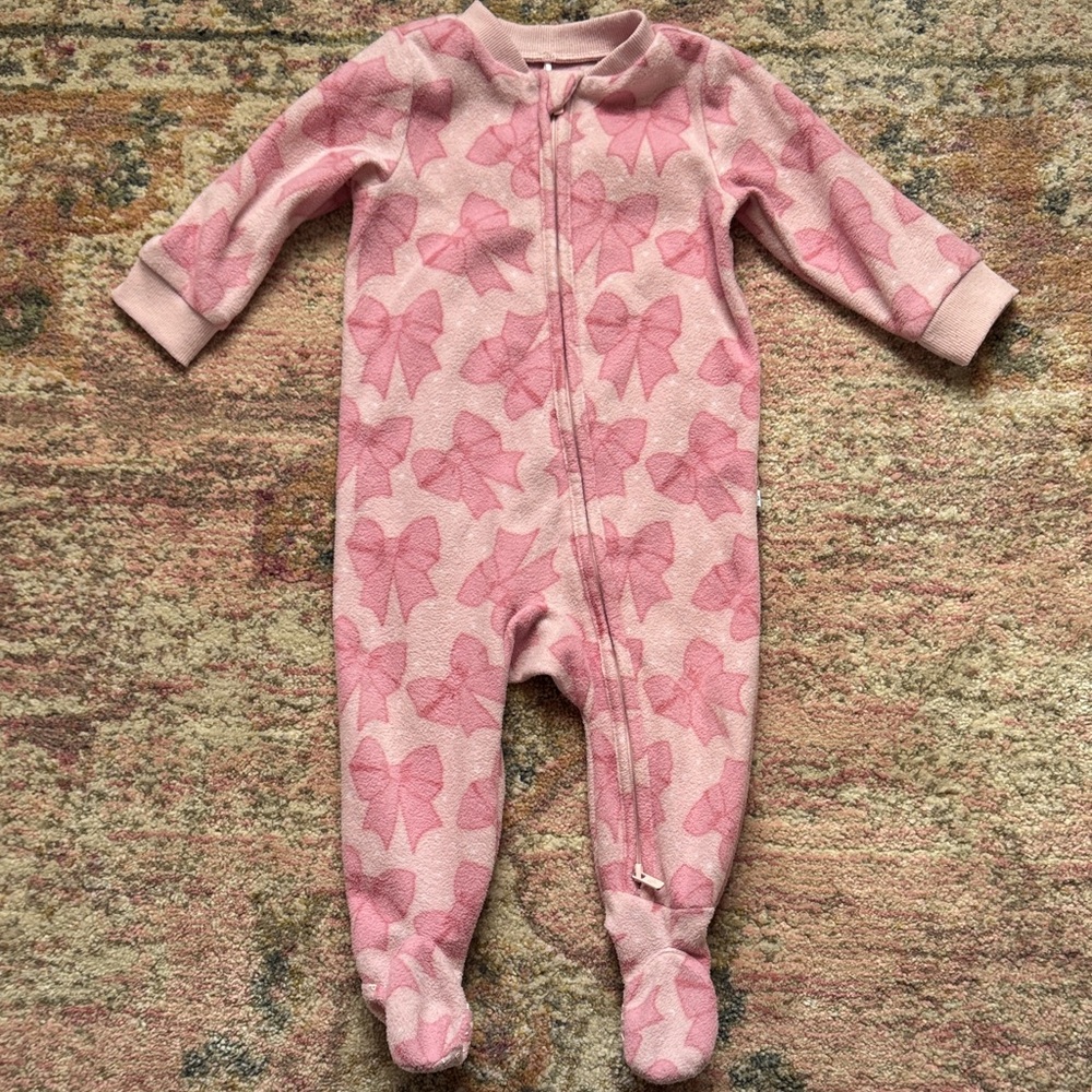 Posh peanut fleece bow footie